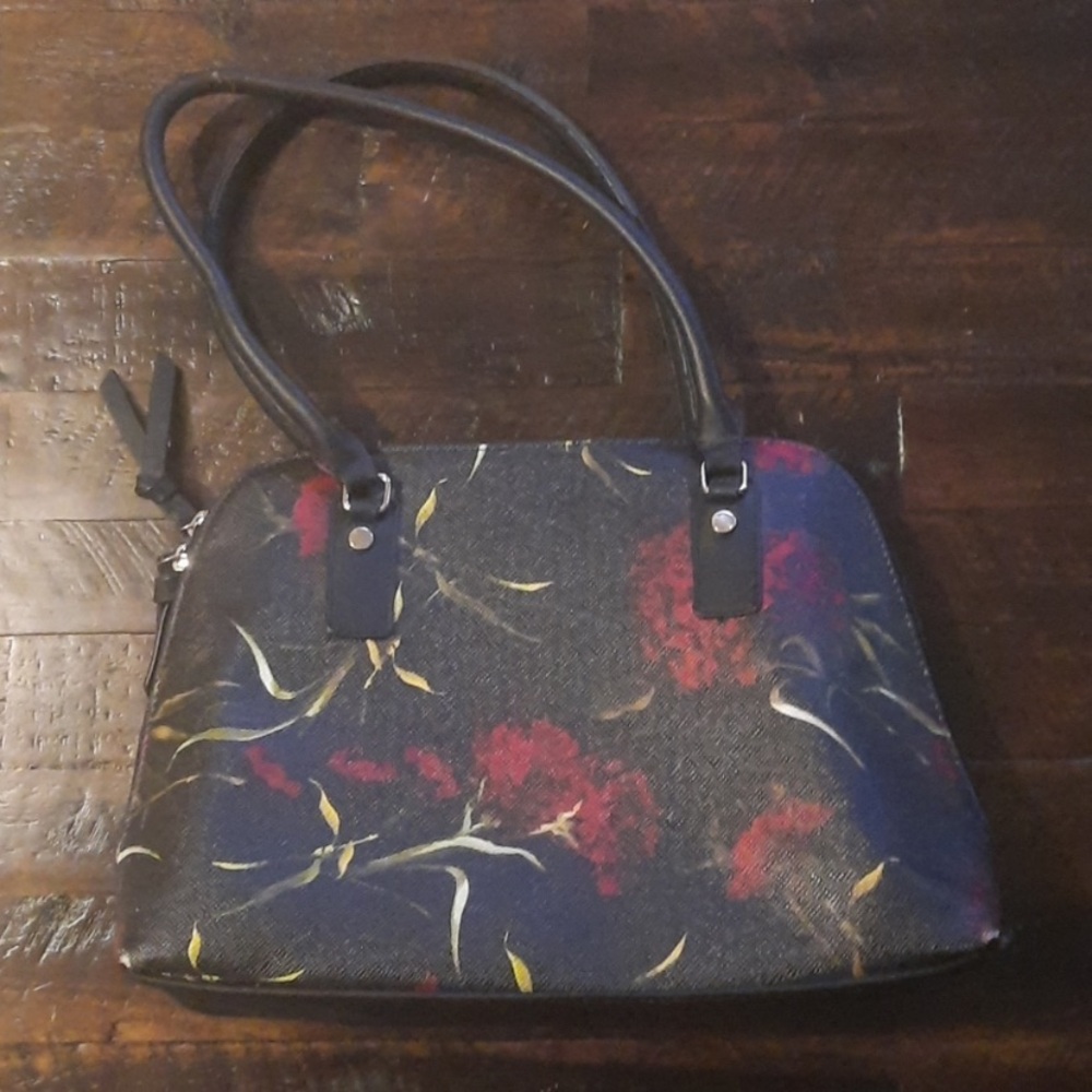 Black Lily and Ivy floral patterned Shoulder Bag